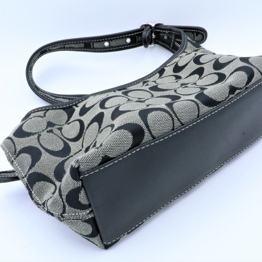 COACH MEDIUM HANDBAG